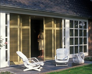 Shutters (107)